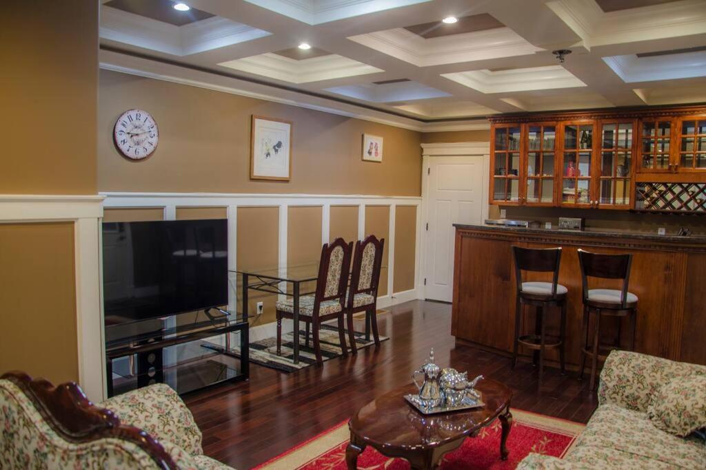 Rocky Ridge Executive Suite Victoria Exterior foto